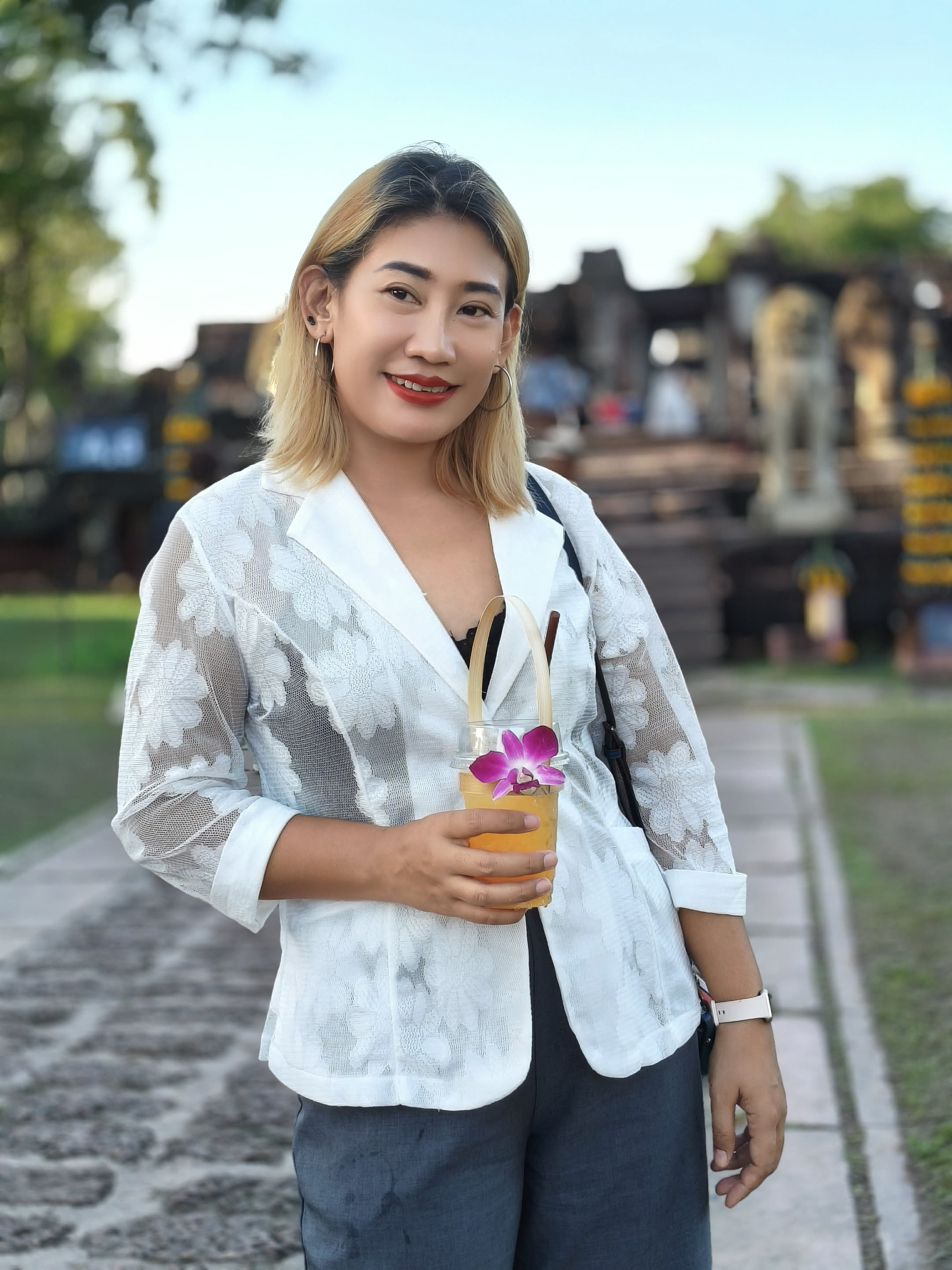Bee profile photo