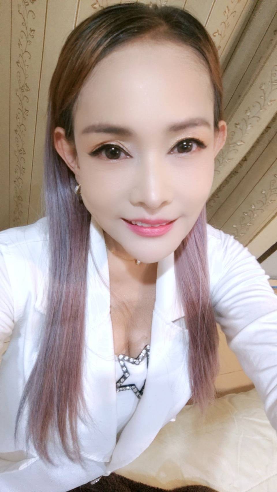 Bee profile photo