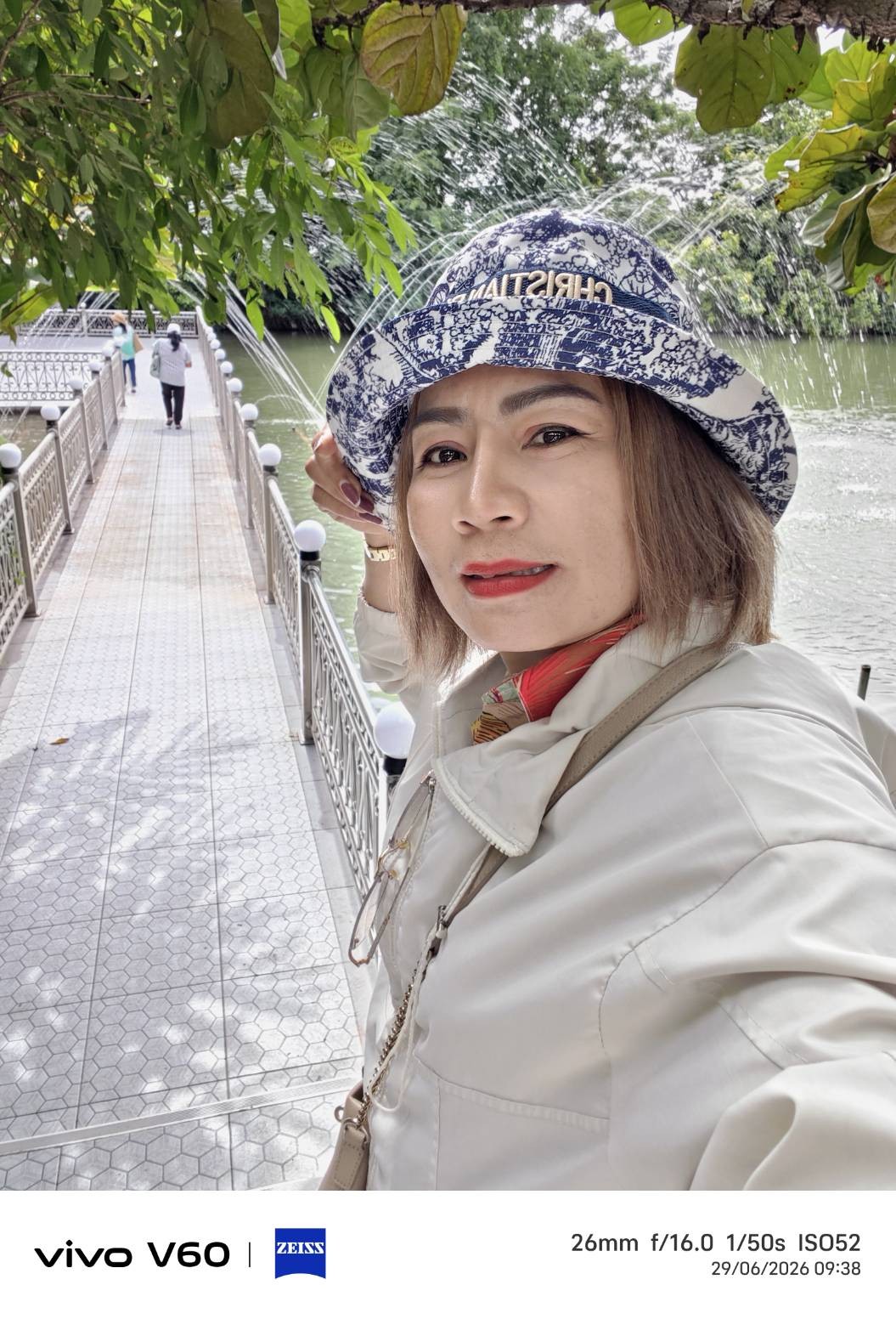 Ladda profile photo